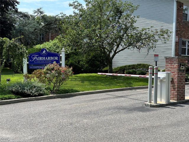 249 Fairharbor Drive 249, Patchogue, NY 11772