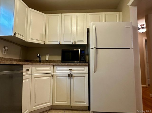 249 Fairharbor Drive 249, Patchogue, NY 11772