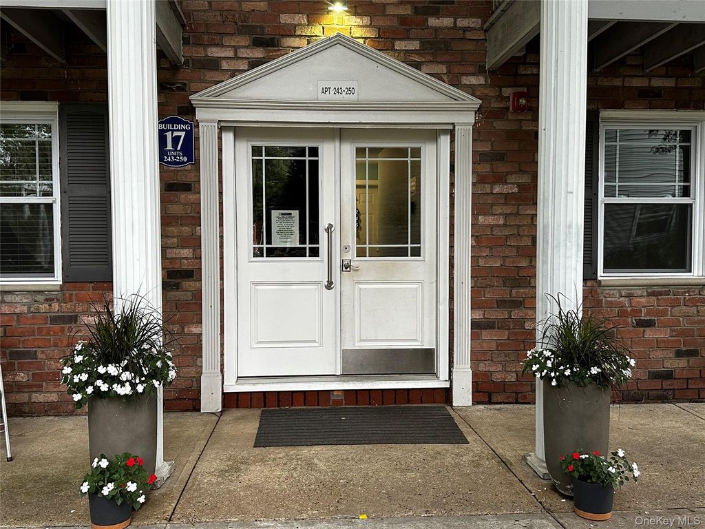249 Fairharbor Drive 249, Patchogue, NY 11772