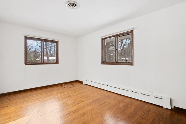 304 E Tall Trees Lane, Palatine, IL 60067