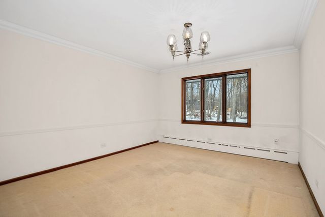 304 E Tall Trees Lane, Palatine, IL 60067