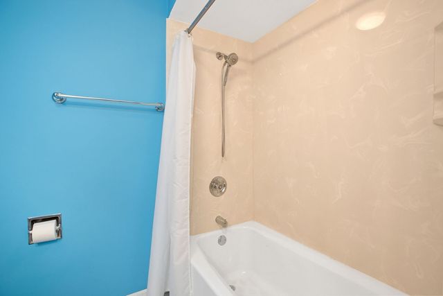 304 E Tall Trees Lane, Palatine, IL 60067