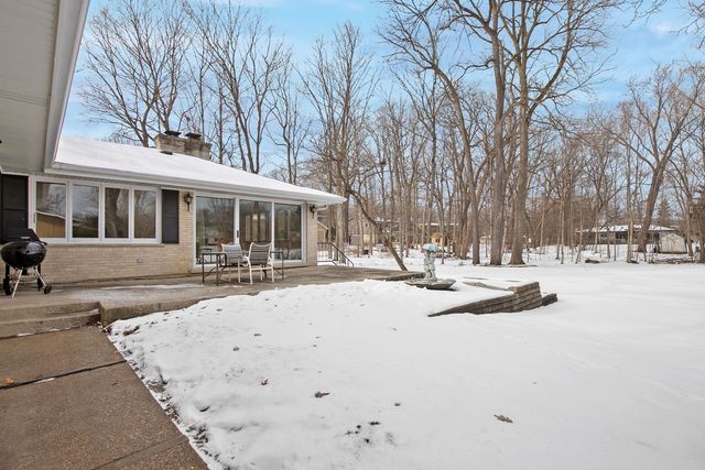 304 E Tall Trees Lane, Palatine, IL 60067