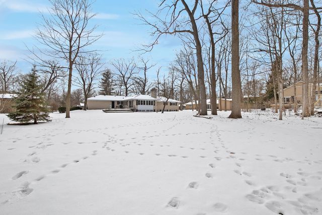 304 E Tall Trees Lane, Palatine, IL 60067