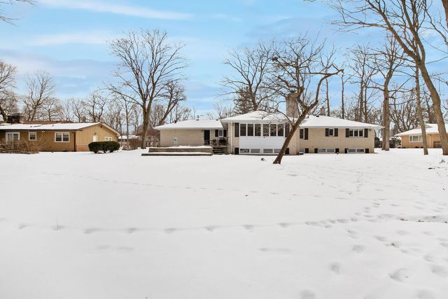 304 E Tall Trees Lane, Palatine, IL 60067