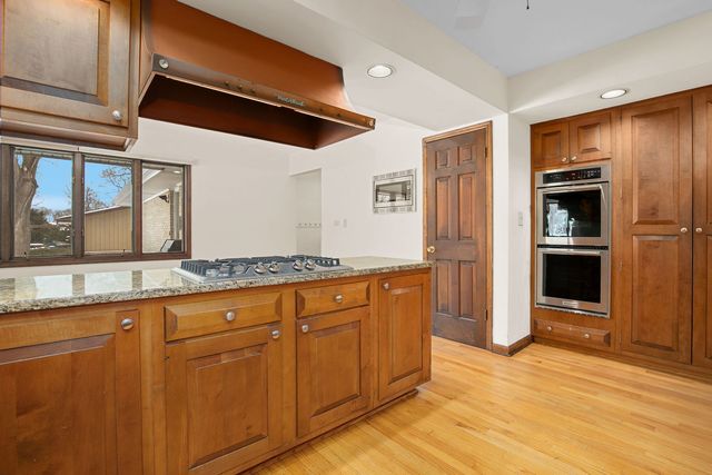 304 E Tall Trees Lane, Palatine, IL 60067