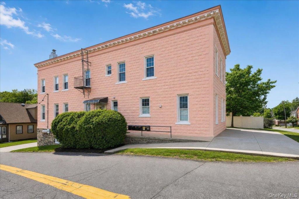 208 Tompkins Road, Yonkers, NY 10703 — exterior