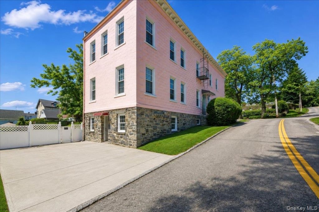 208 Tompkins Road, Yonkers, NY 10703 — photo 3