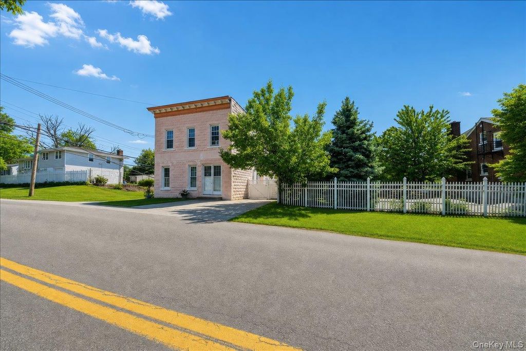 208 Tompkins Road, Yonkers, NY 10703 — photo 4