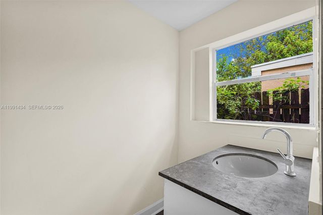 299 NW 43rd St 1, Miami, FL 33127