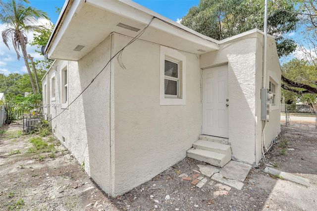 299 NW 43rd St 1, Miami, FL 33127