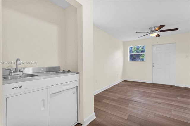 299 NW 43rd St 1, Miami, FL 33127