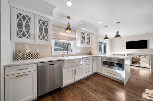 175 Dorchester Road, Garden City, NY 11530