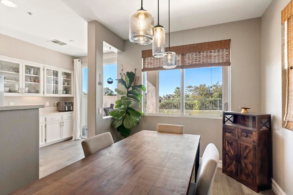 Image 10 of property listing at 537 Sweet Pea Place, Encinitas, CA 92024