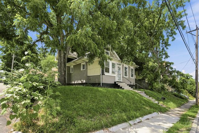 1522 Bridge Avenue, Davenport, IA 52803