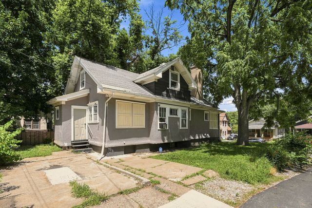 1522 Bridge Avenue, Davenport, IA 52803