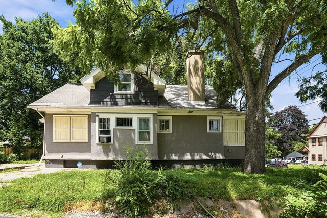 1522 Bridge Avenue, Davenport, IA 52803