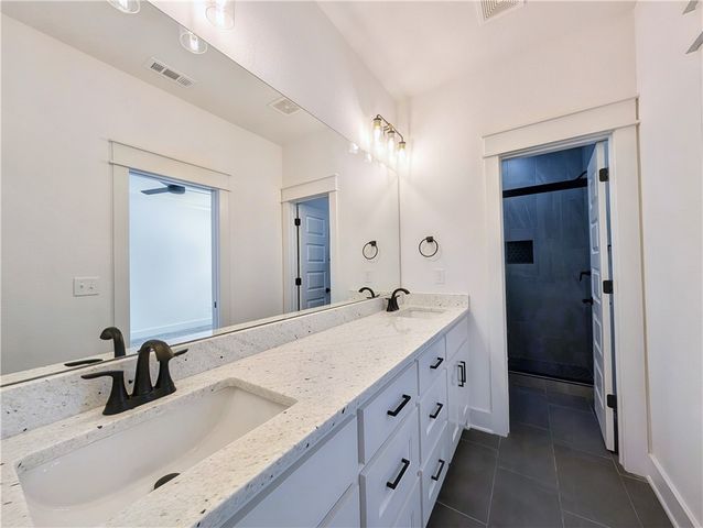 4 Bayloch Lane, Bella Vista, AR 72715