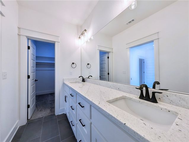 4 Bayloch Lane, Bella Vista, AR 72715