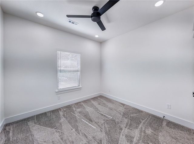 4 Bayloch Lane, Bella Vista, AR 72715