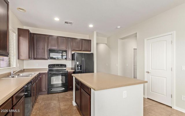 34564 N MIRANDESA Drive, San Tan Valley, AZ 85143