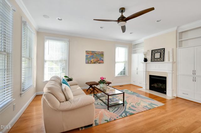 100 Maywood Way, Chapel Hill, NC 27516