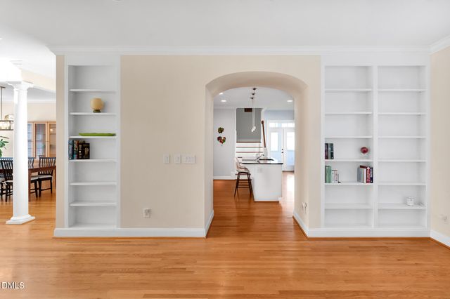 100 Maywood Way, Chapel Hill, NC 27516