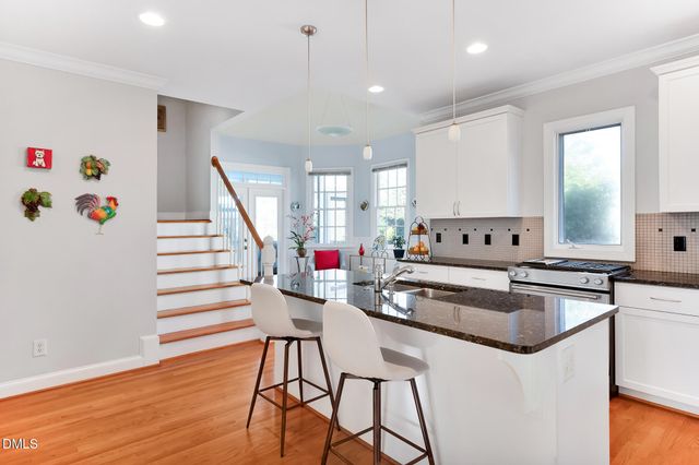 100 Maywood Way, Chapel Hill, NC 27516