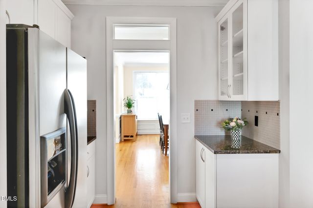 100 Maywood Way, Chapel Hill, NC 27516