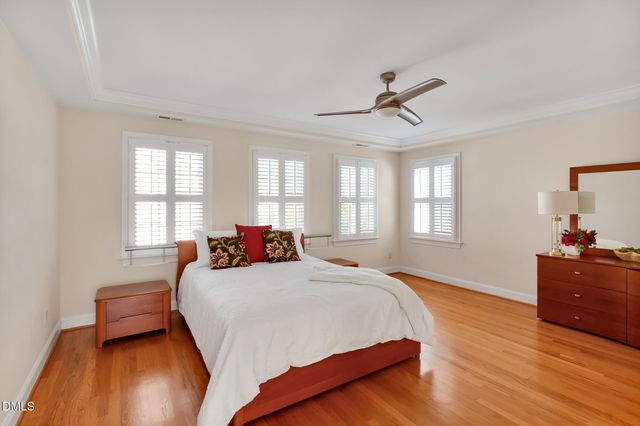 100 Maywood Way, Chapel Hill, NC 27516