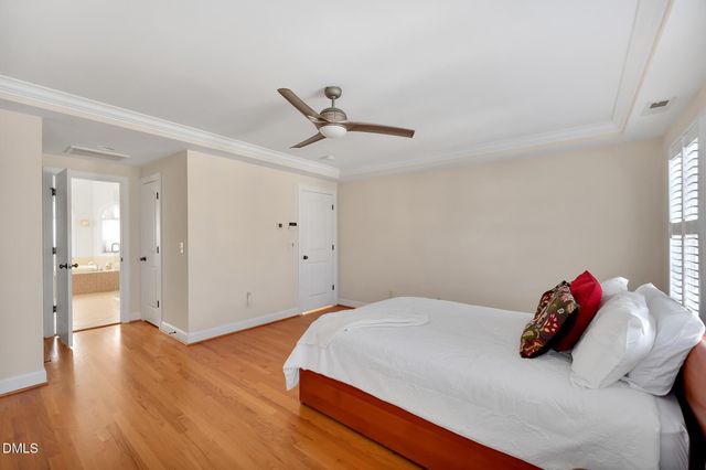 100 Maywood Way, Chapel Hill, NC 27516