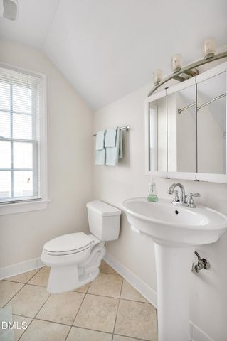 100 Maywood Way, Chapel Hill, NC 27516