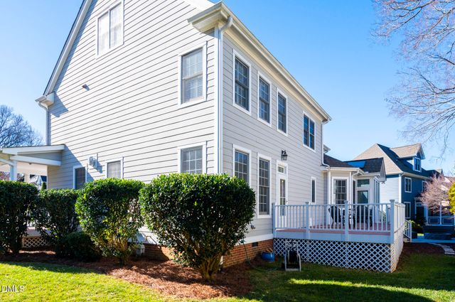 100 Maywood Way, Chapel Hill, NC 27516