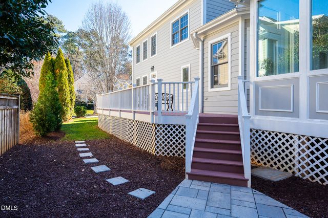 100 Maywood Way, Chapel Hill, NC 27516