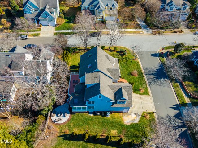 100 Maywood Way, Chapel Hill, NC 27516