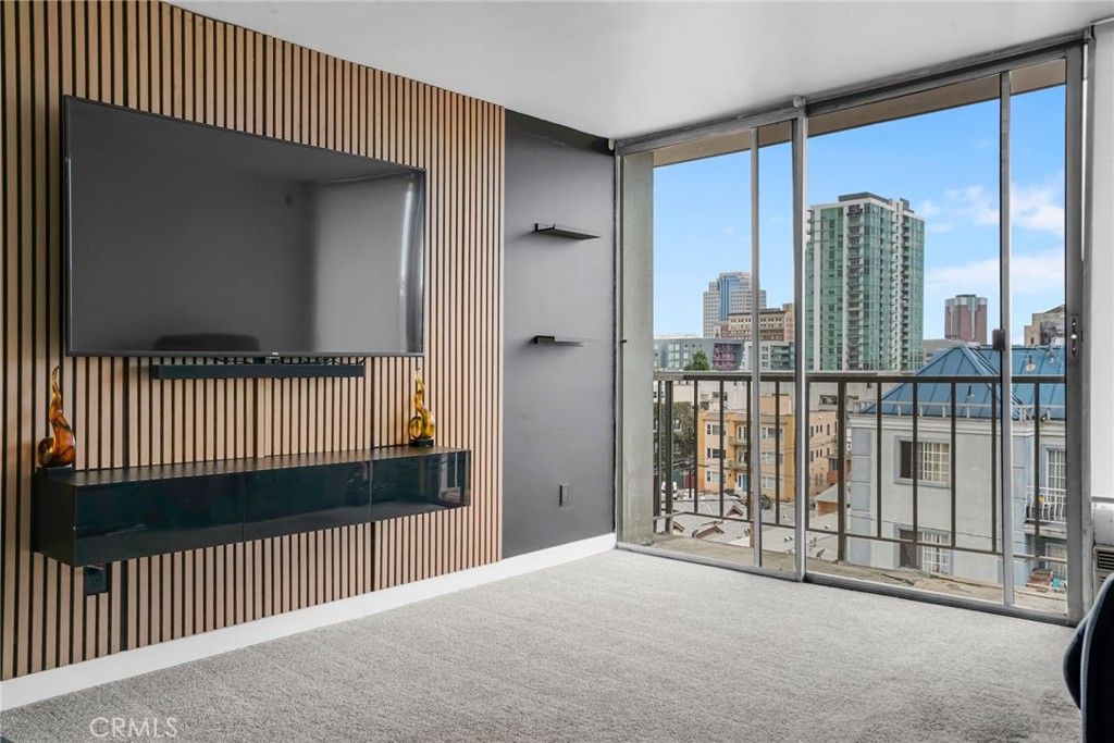 375 Atlantic Avenue 607, Long Beach, CA 90802 — photo 2