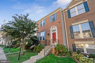 7728 EFFINGHAM SQ, Alexandria, VA 22315
