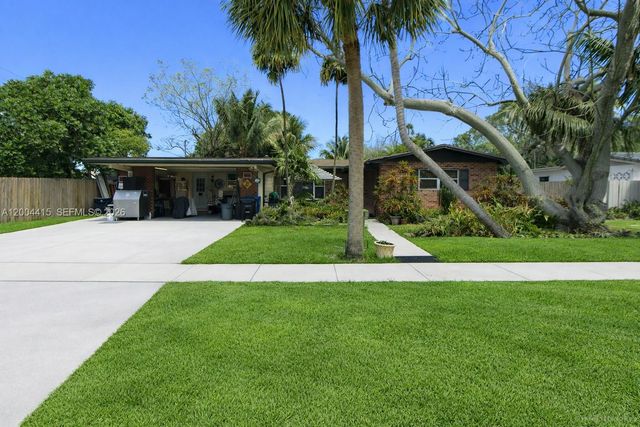 2048 SW 27th Avenue, Fort Lauderdale, FL 33312