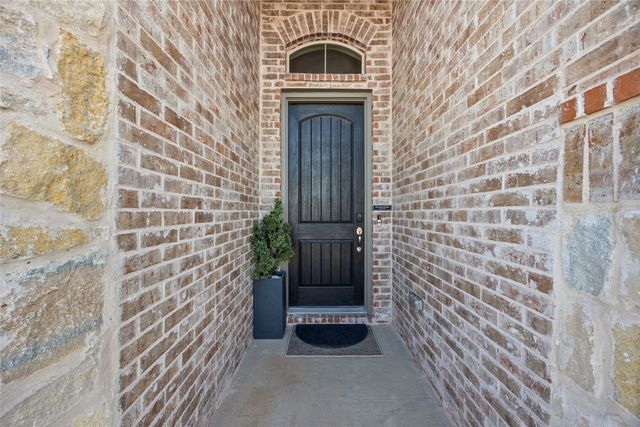 2516 Briarbrook Drive, Denton, TX 76207