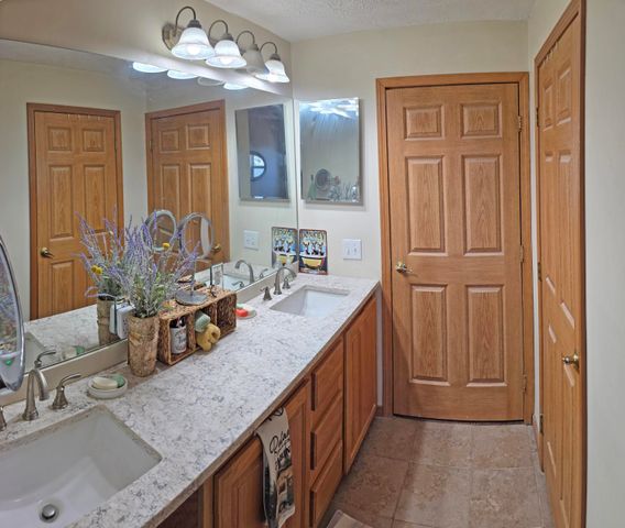 235 Iowa Colony Road, Hollister, MO 65672