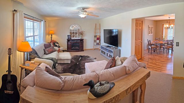 235 Iowa Colony Road, Hollister, MO 65672