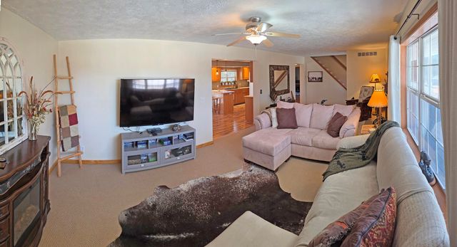 235 Iowa Colony Road, Hollister, MO 65672