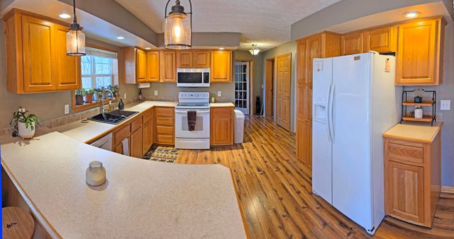 235 Iowa Colony Road, Hollister, MO 65672