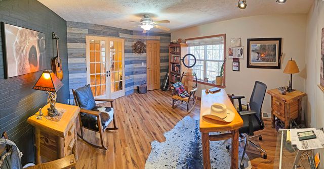 235 Iowa Colony Road, Hollister, MO 65672