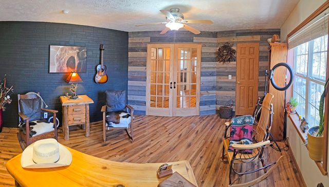 235 Iowa Colony Road, Hollister, MO 65672