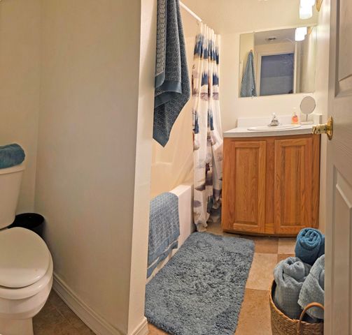 235 Iowa Colony Road, Hollister, MO 65672