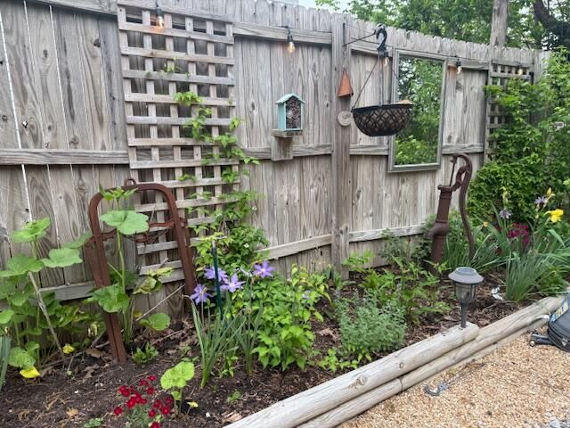 235 Iowa Colony Road, Hollister, MO 65672