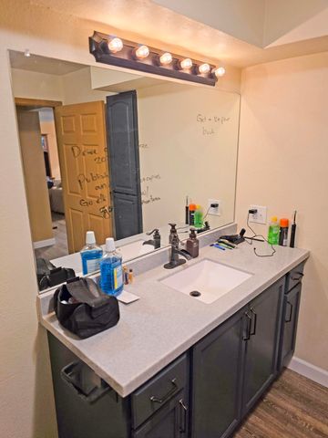 235 Iowa Colony Road, Hollister, MO 65672