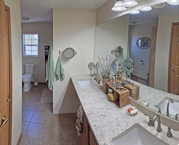 235 Iowa Colony Road, Hollister, MO 65672