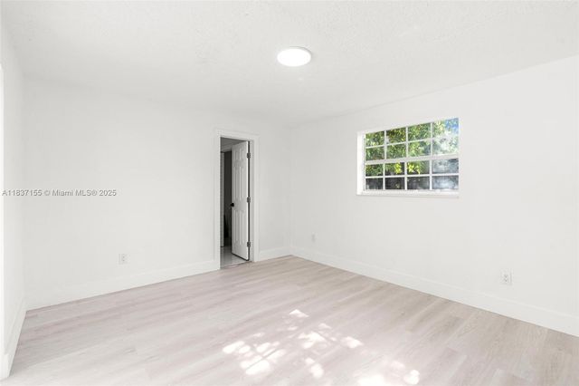 6091 NW 19th St, Sunrise, FL 33313
